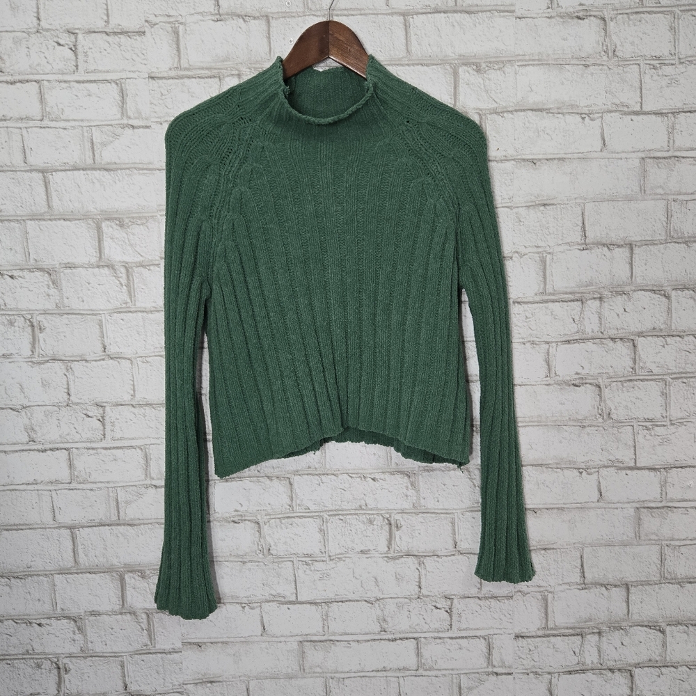 AEO green cozy turtleneck sweater